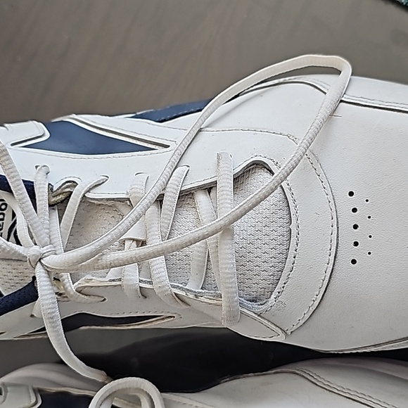 Mens Reeboks - Picture 5 of 6